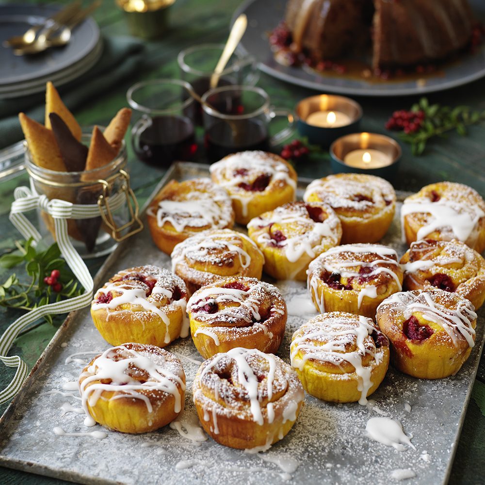 Saffransbullar med hallon