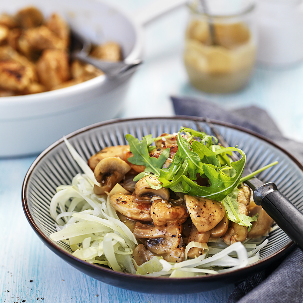 Vitkålsspaghetti med kycklinggryta