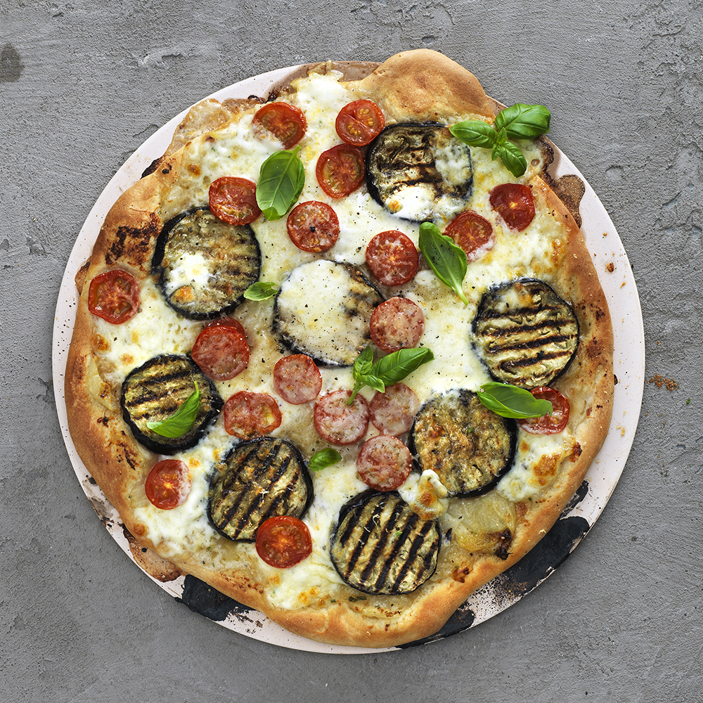 Vegetarisk pizza bianco på grillen