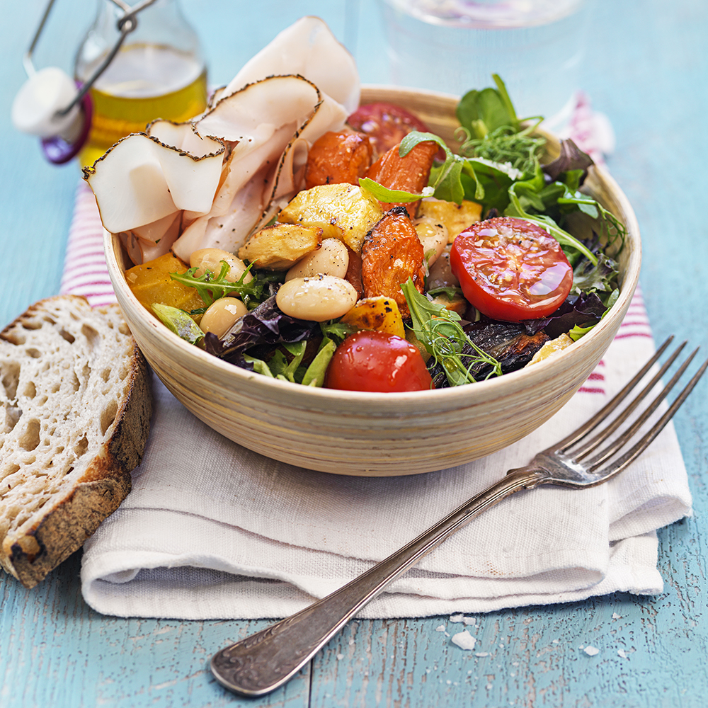 Sallad med rostade rotfrukter och kalkon
