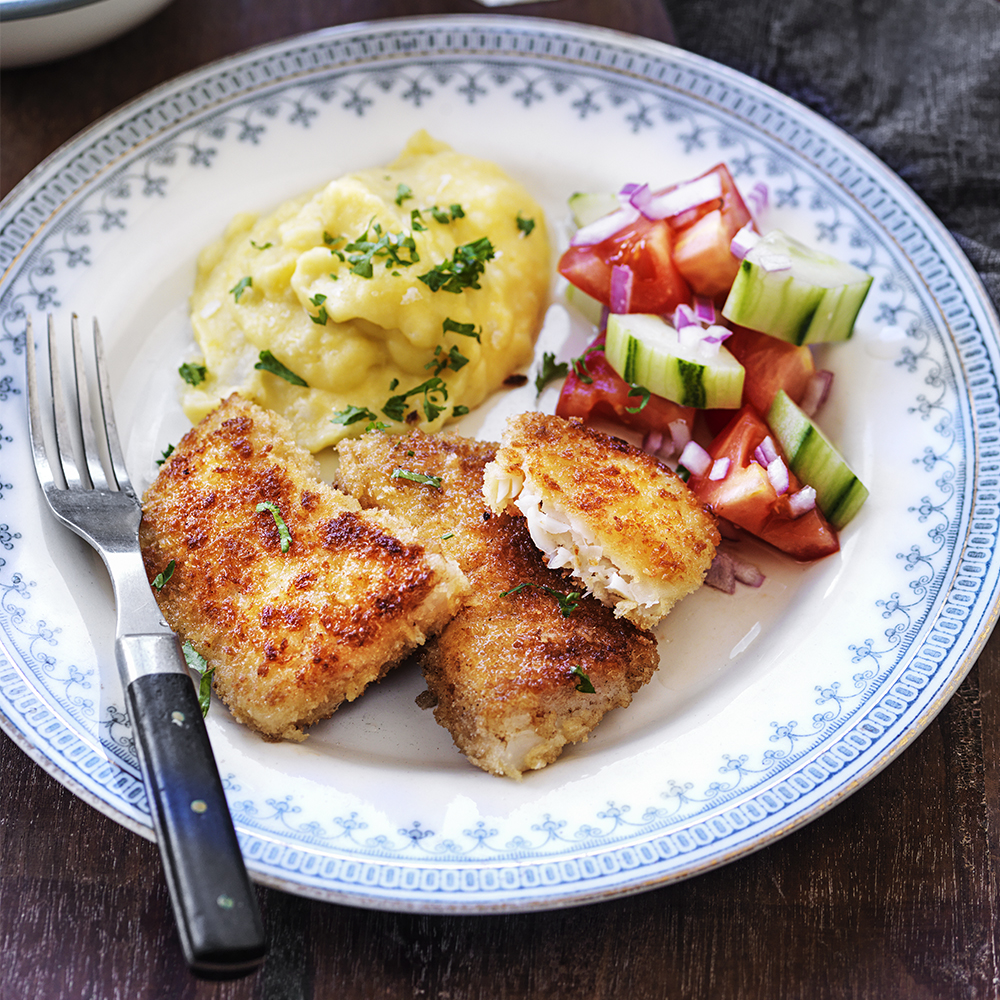 Fiskpinnar med mumsigt mos och picklad sallad