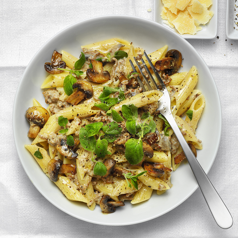 Pasta penne med köttfärs och champinjoner
