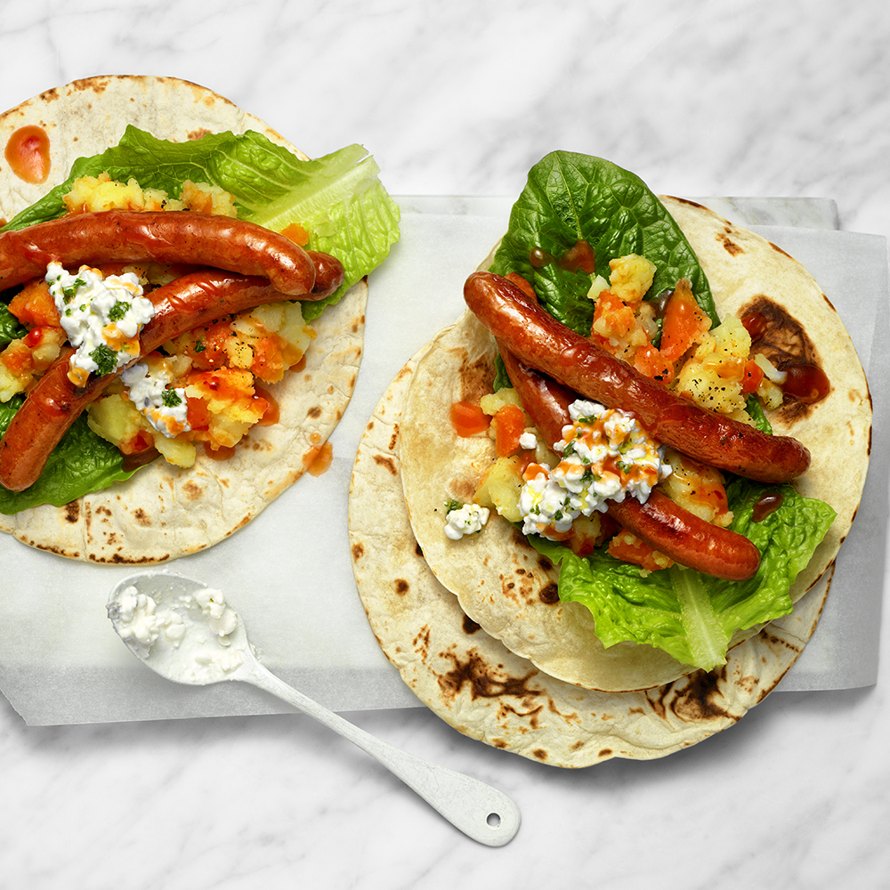 Korvwrap med morotskross och cottage cheese