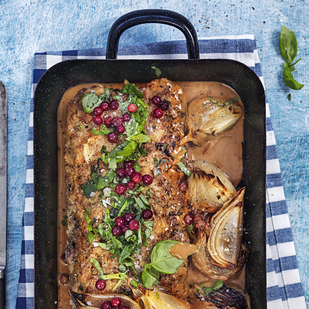 Köttfärslimpa "fegvego" med brunsås och lingon