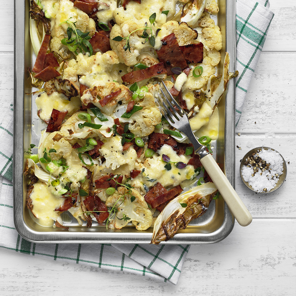 Blomkålsgratäng med ostsås och kycklingbacon