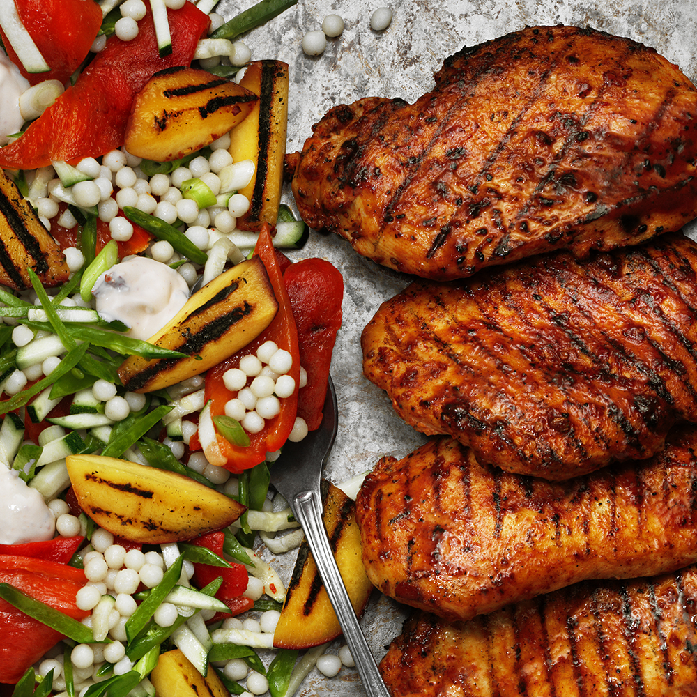 Grillade minutfiléer med fruktig couscoussallad