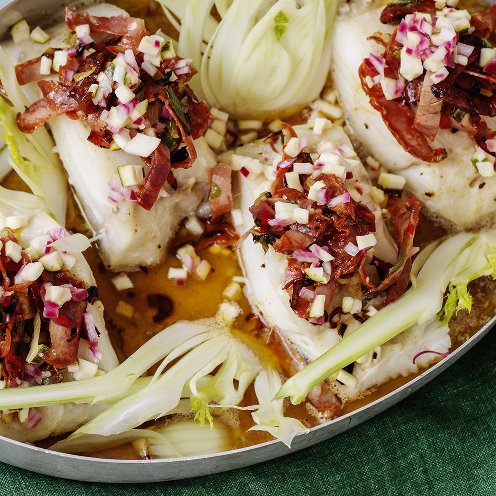 Skrei med picklat grönt, brynt smör och palsternackspuré