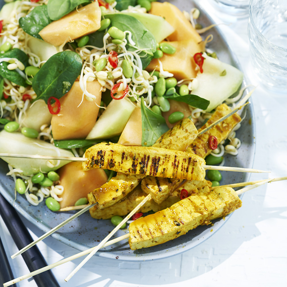 Marinerade tofuspett med asiatisk melonsallad