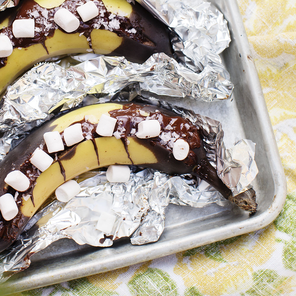 Foliepaket med banan, choklad och marshmallows