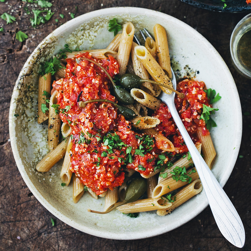 Pasta pomodoro med vegansk tonfisk