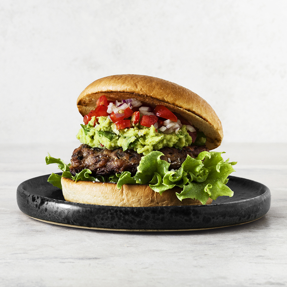 Bönburgare med guacamole och pico de gallo