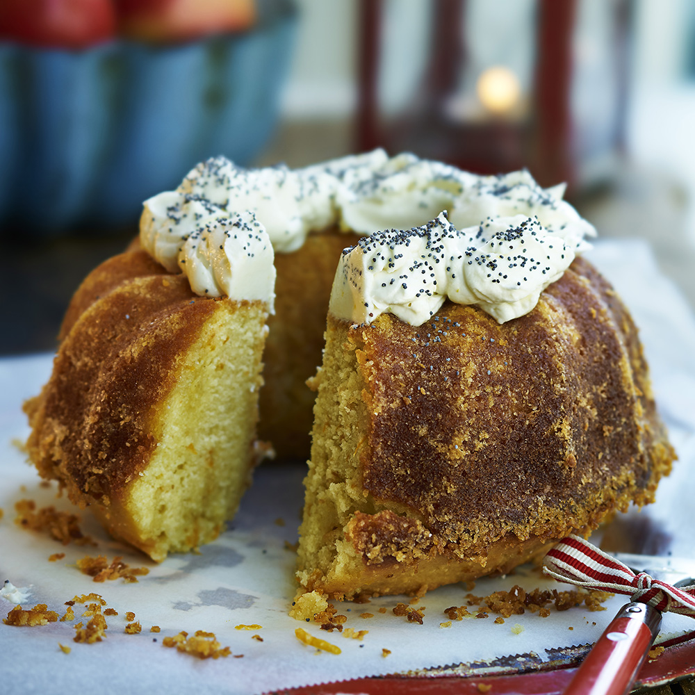 Apelsin- och mandelkaka med topping