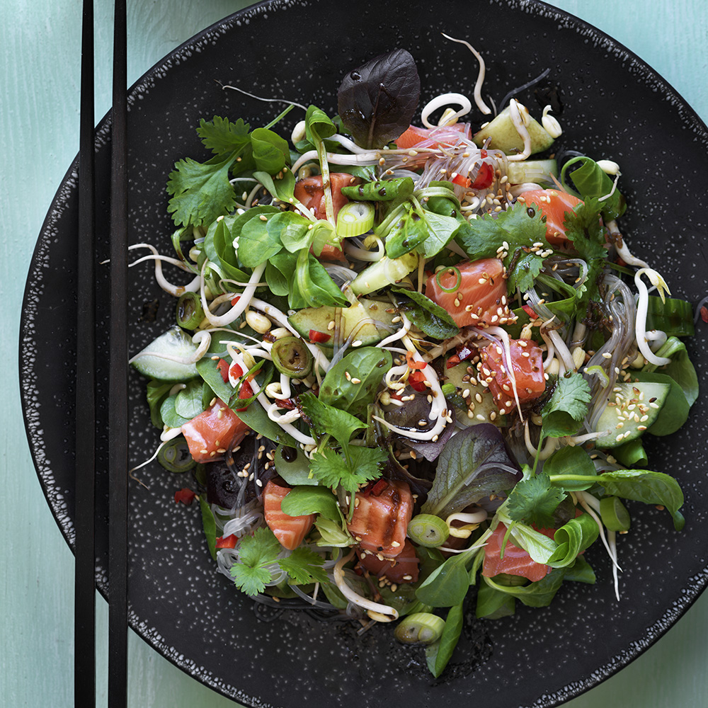 Sashimi nudelsallad
