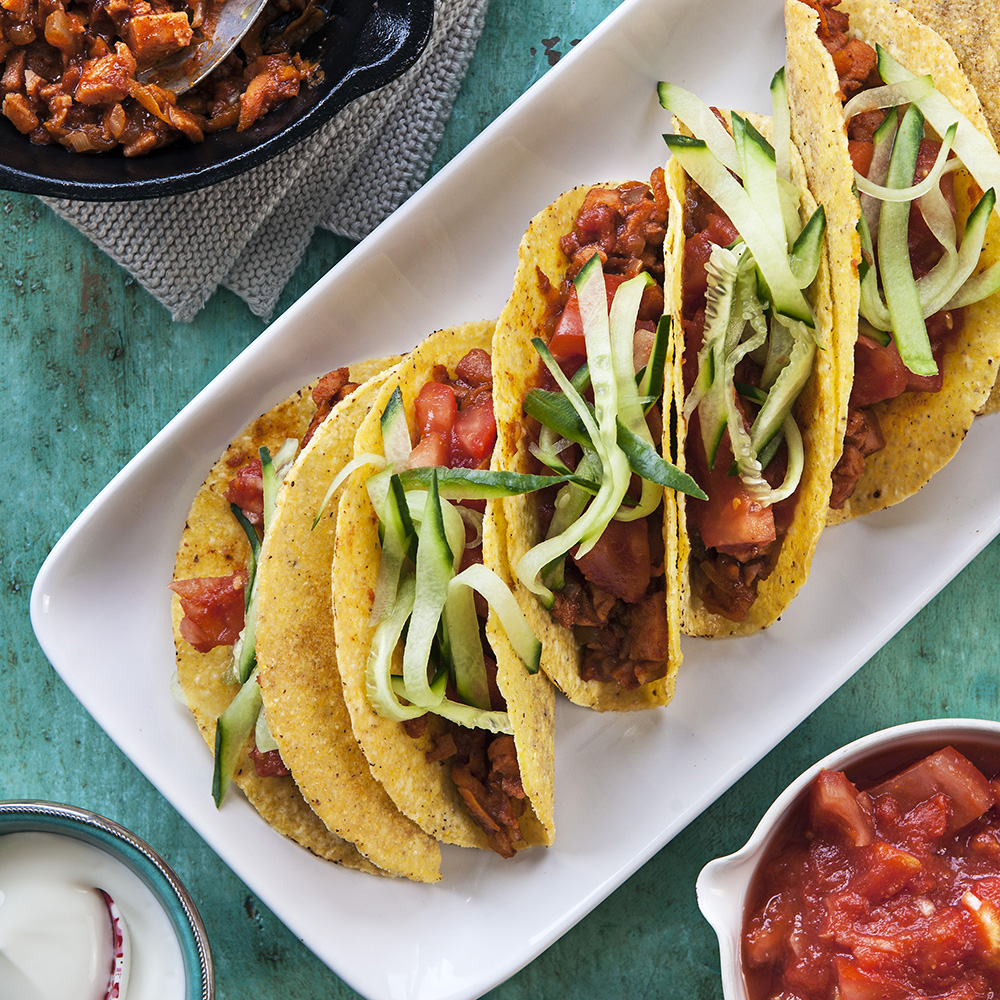 Falukorvstaco med hemgjord salsa