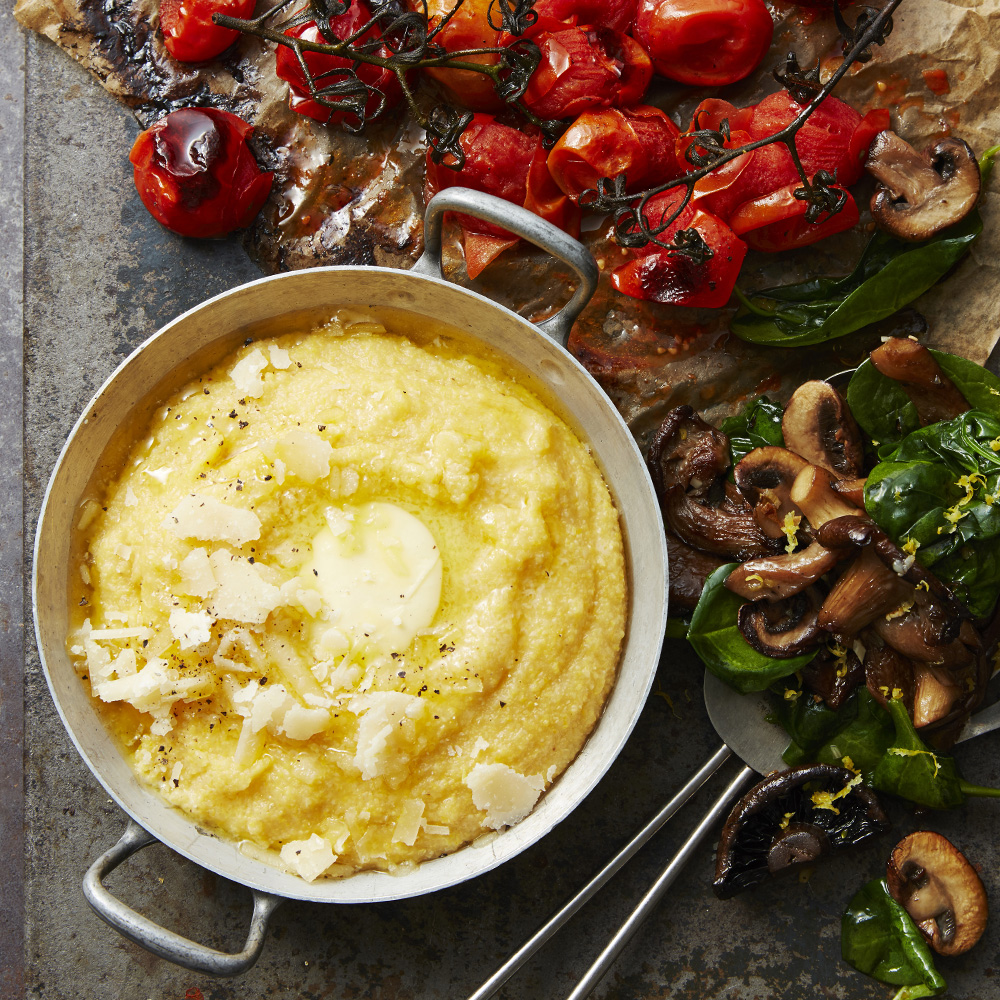 Krämig polenta med svamp och ugnsstekta tomater
