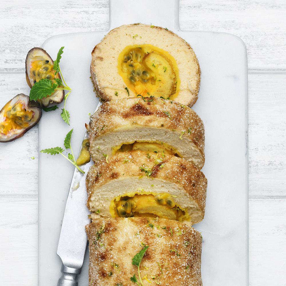 Rulltårta med banan och passionsfrukt