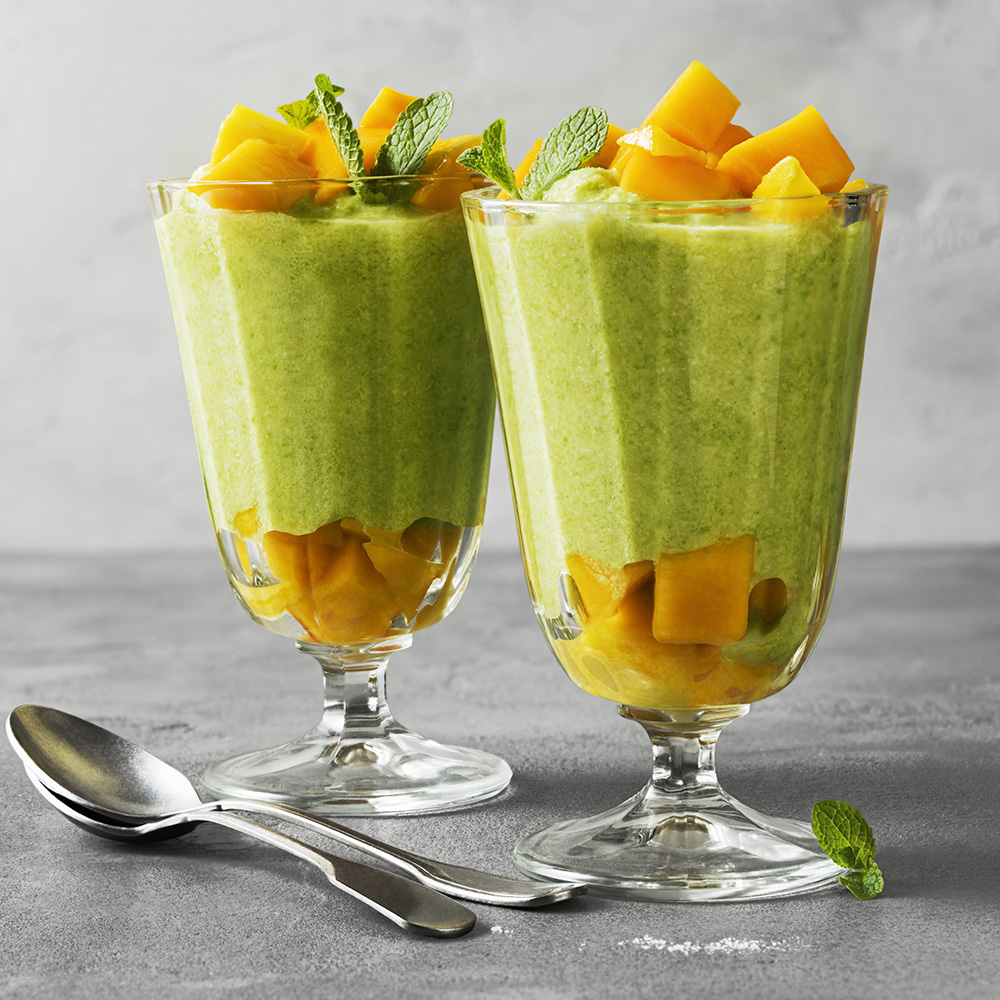 Frozen smoothie med gröna ärter och mango