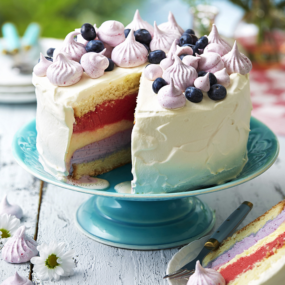 Glasstårta med sockerkaka och tre sorters glass