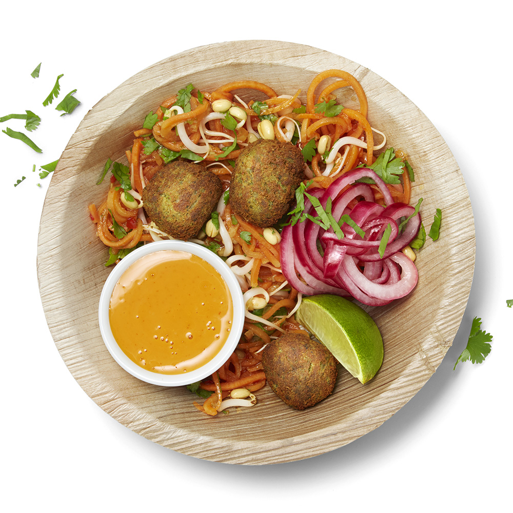 Broccolibollar med asiatisk morotsspaghettisallad och sriracha mayo