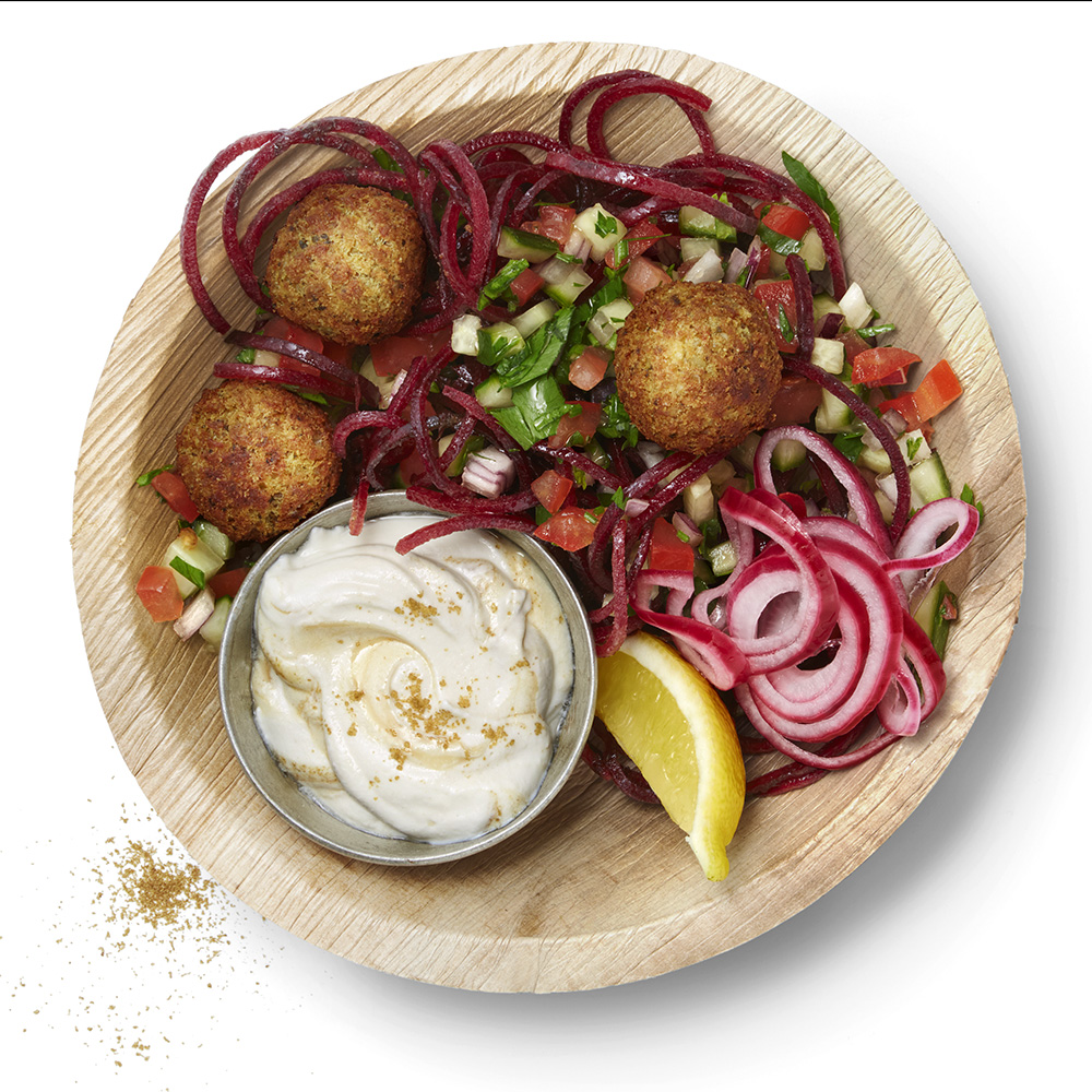 Falafel med rödbetsspaghetti ”tabbouleh style” med tahinidipp
