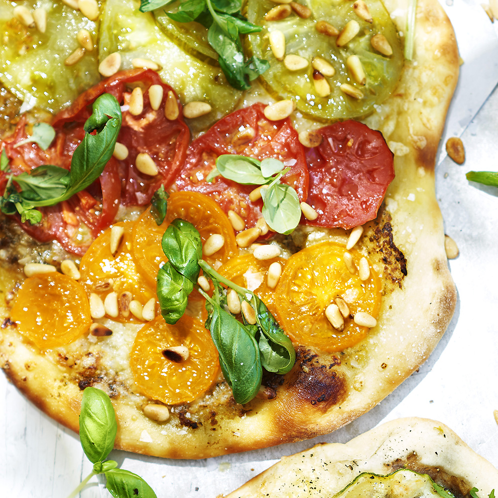 Pizza med pesto och mozzarella