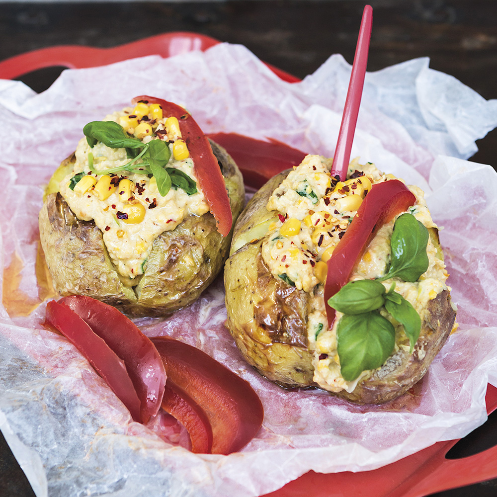 Bakad potatis med kikärtsröra