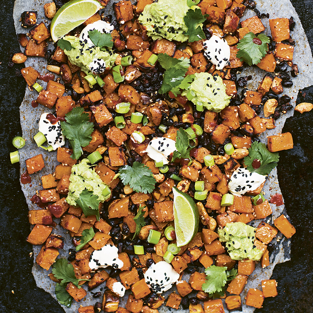 Tacoplåt med sötpotatis, bönor och cashewnötter