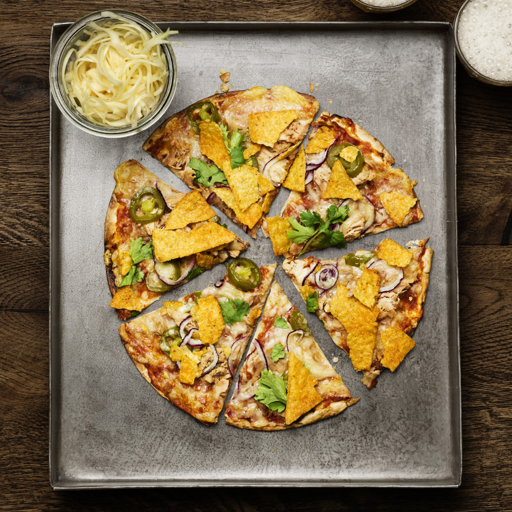 Tortillapizza med tonfisk och tacotopping