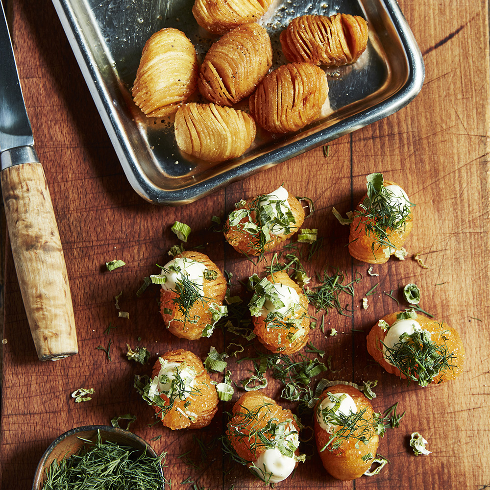 Hasselbackspotatis med löjrom