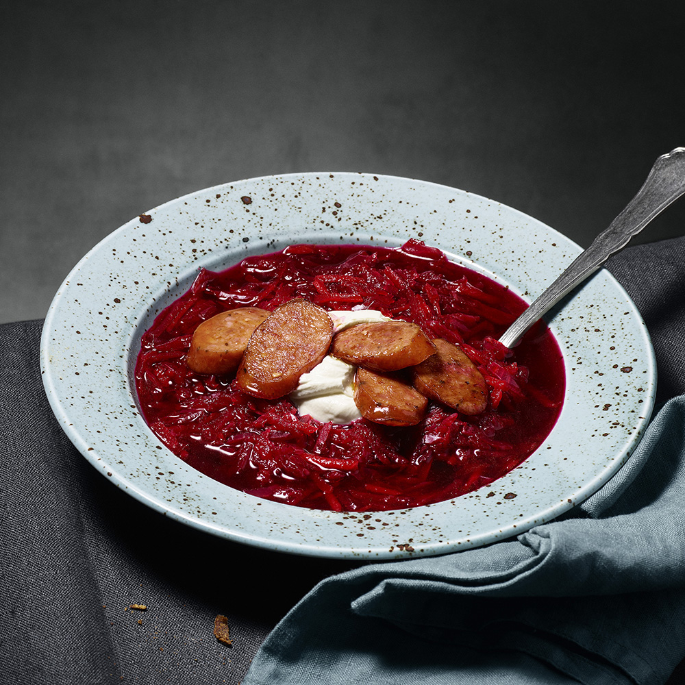 Borsjtj med kryddig korv