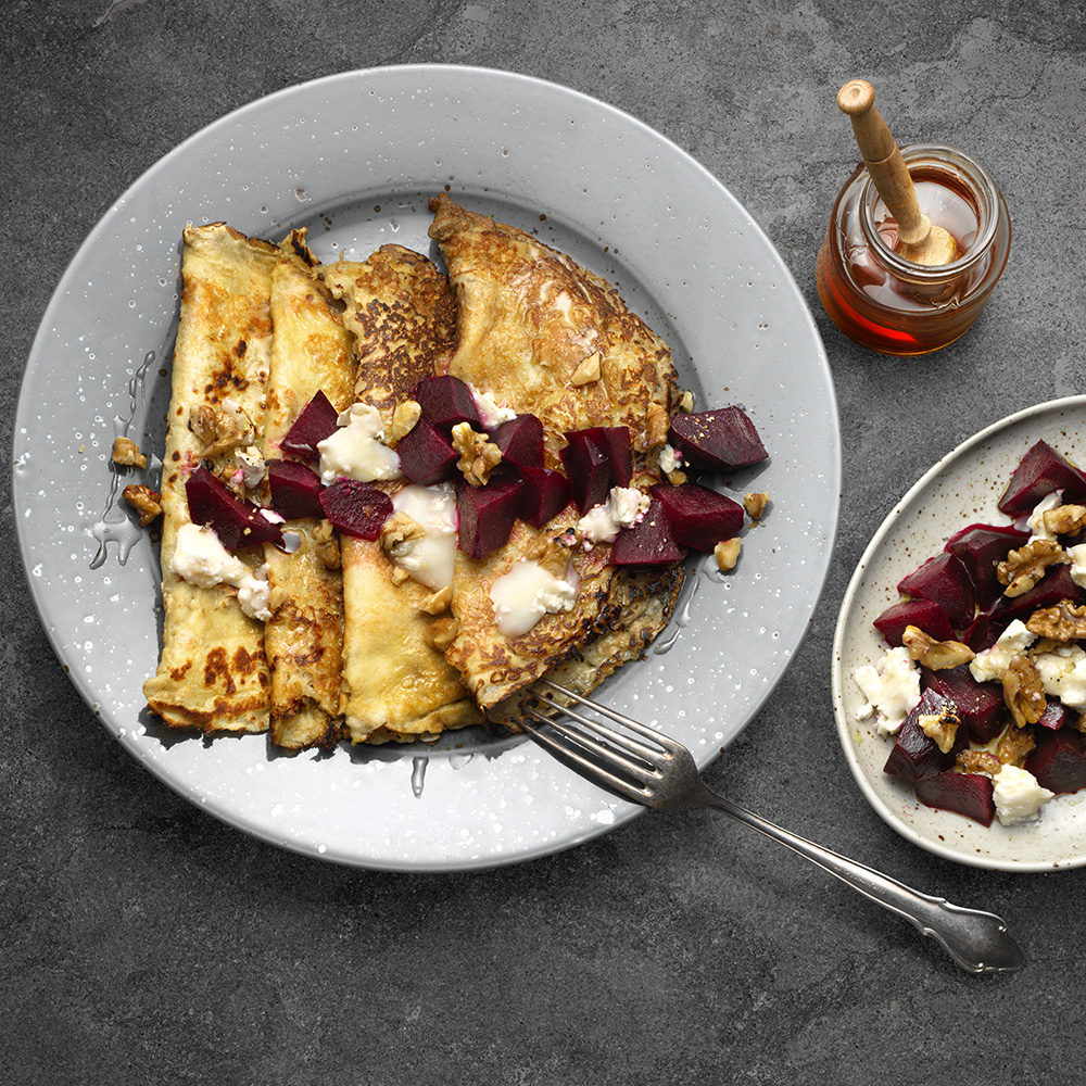 Crêpes med rödbetor och chèvre