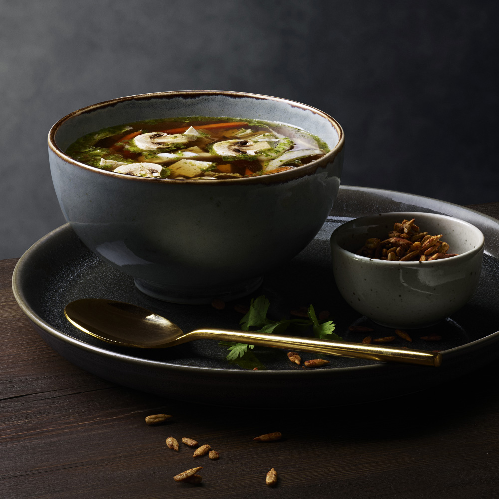 Buljongsoppa med primörer och tofu