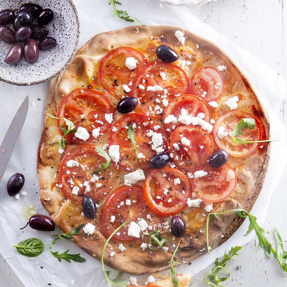 Libapizza med tomater och fetaost