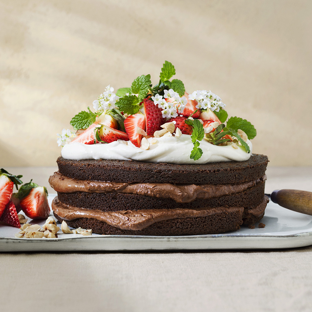 Choklad- och jordgubbstårta