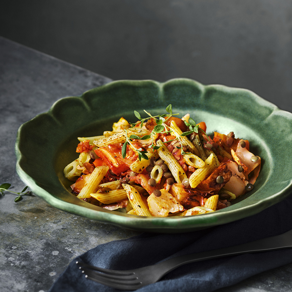 Pasta med rotsaker och linser