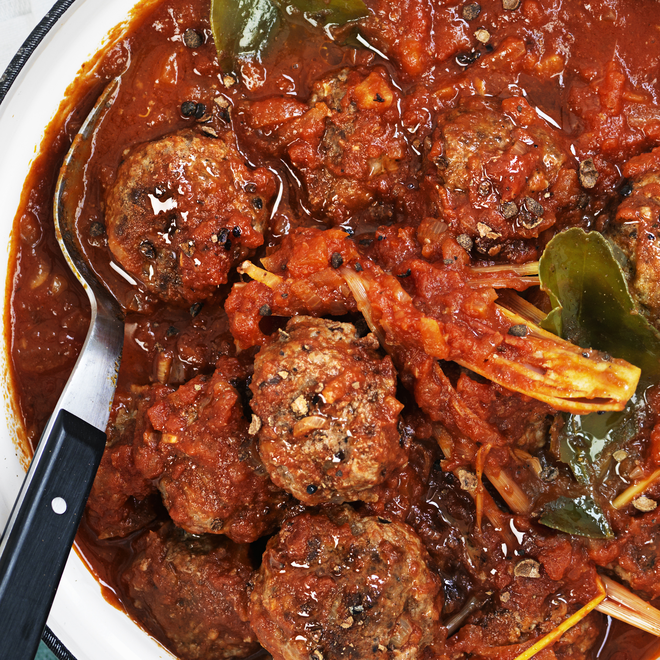 Köttbullar i tomatsås