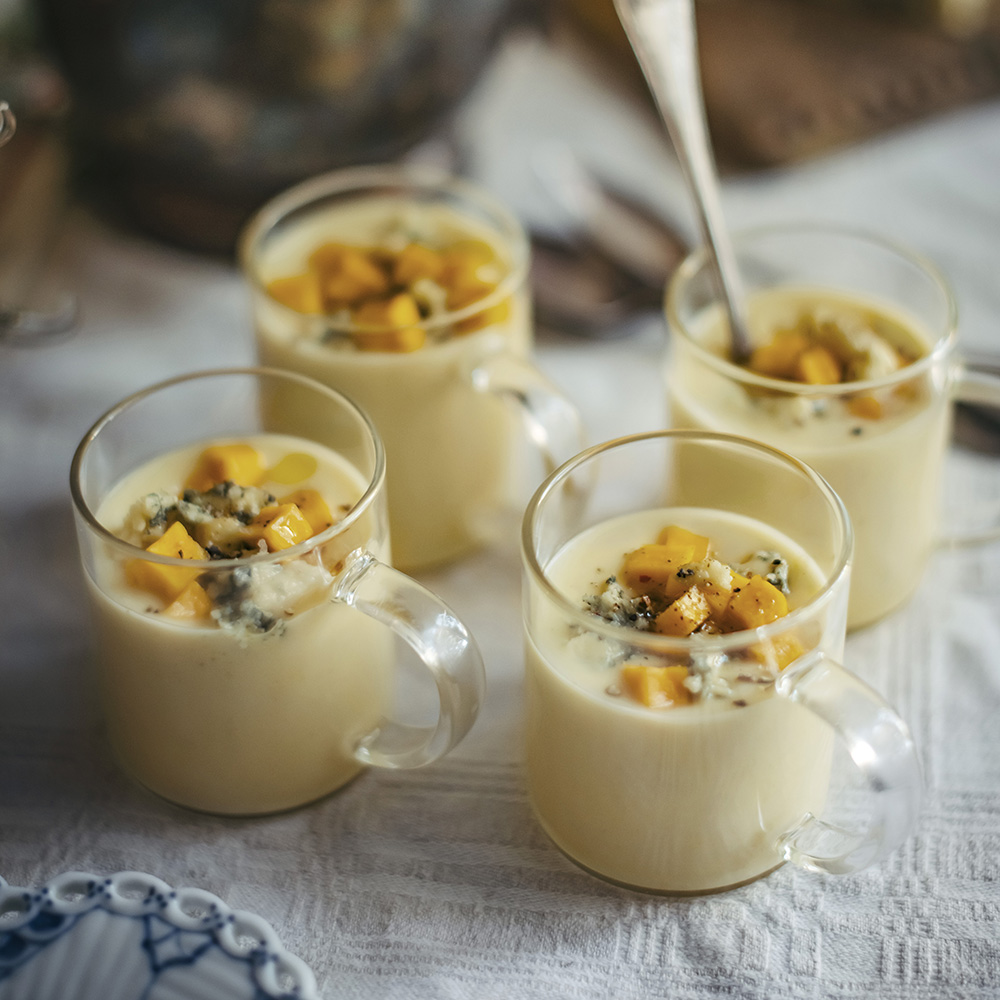 Potatissoppa med stilton och picklad pumpa