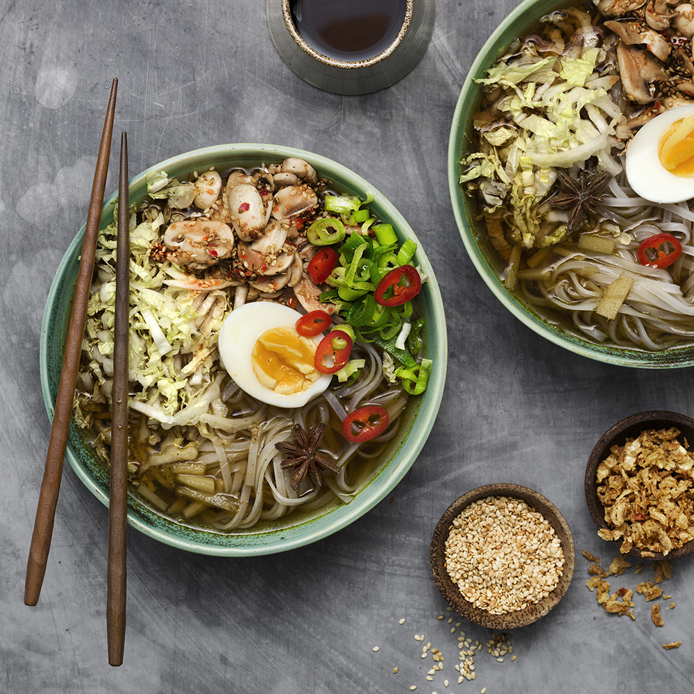 Ramen med chilichampinjoner och ägg