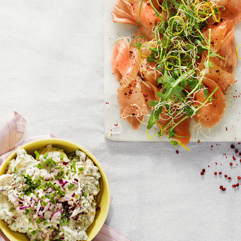 Kallrökt lax med krämig potatissallad