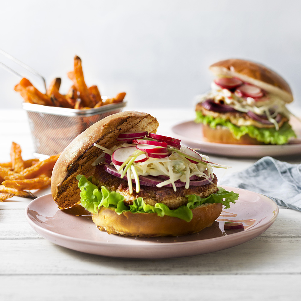 Fiskburgare med fänkålscoleslaw