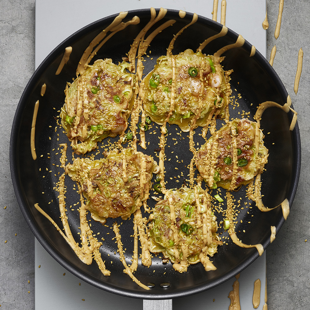 Okonomiyaki med chilidipp