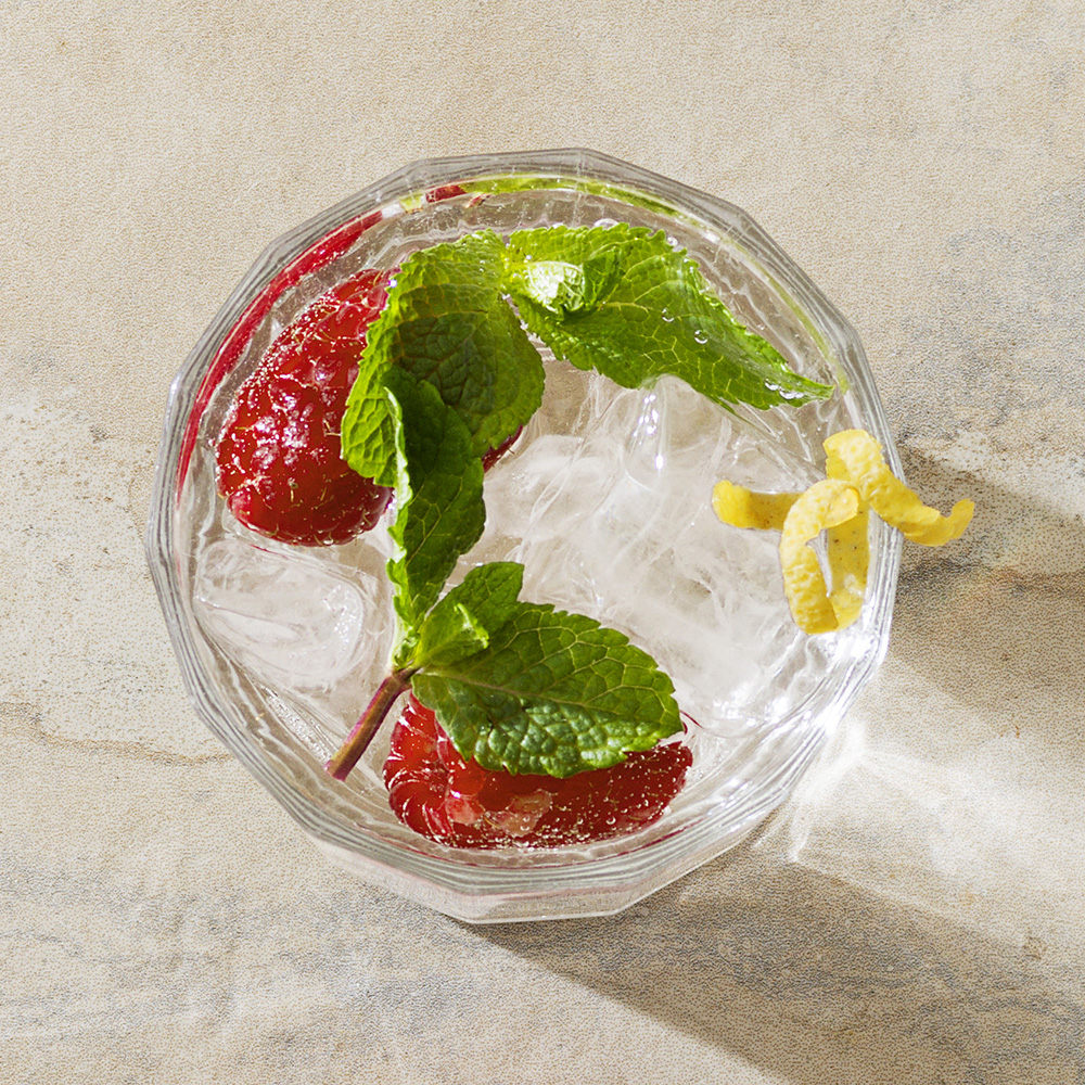 Drink med mynta och hallon