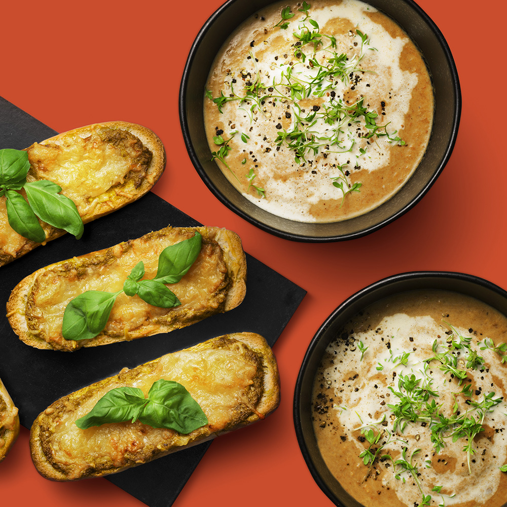 Kantarellsoppa med varm macka