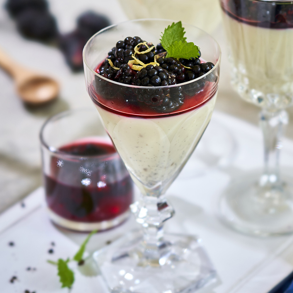 Pannacotta med björnbär