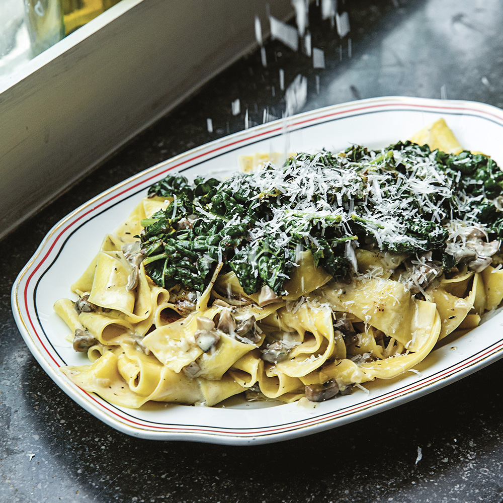 Pappardelle med svamp och svartkål