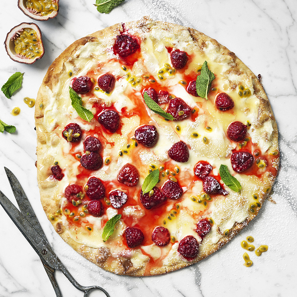 Efterrättspizza med lemon curd och hallon
