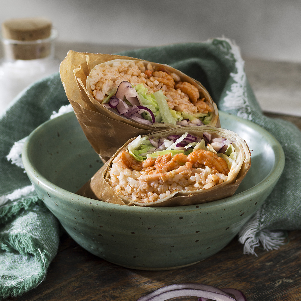Wrap med heta räkor och ris