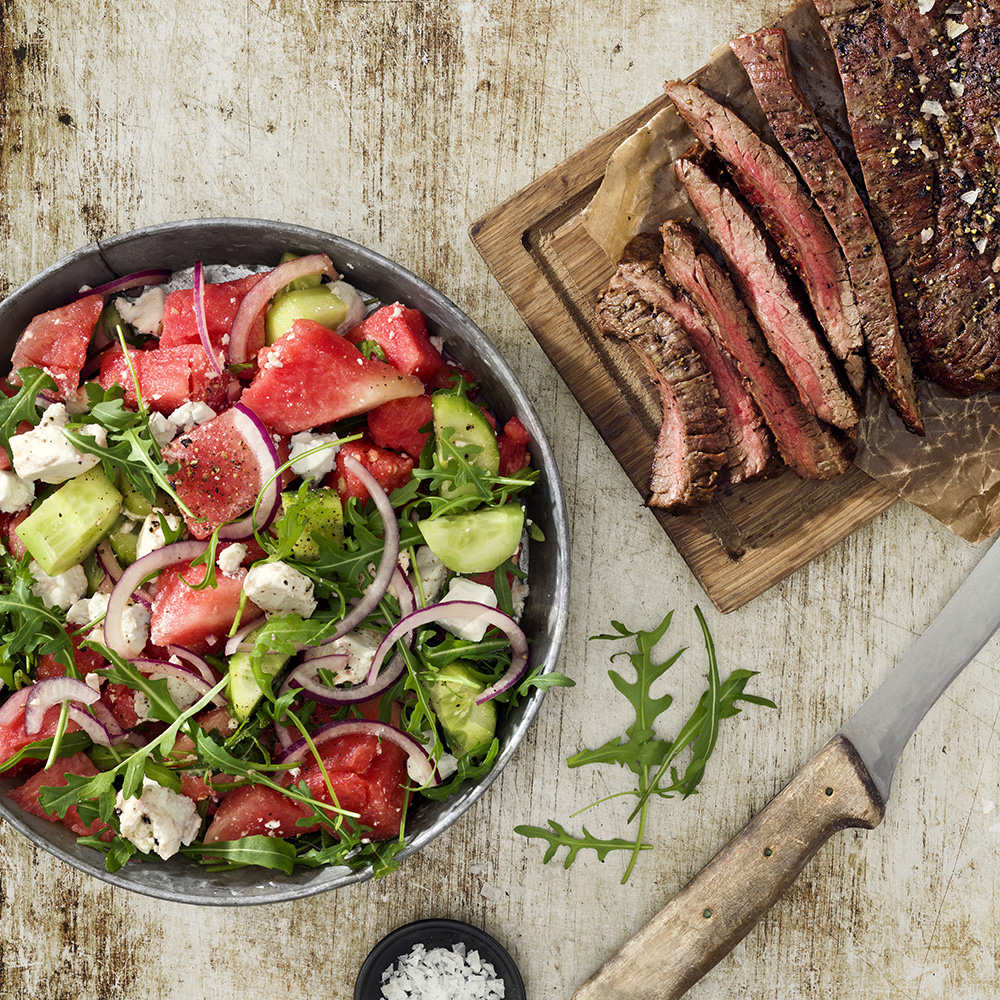Grillad flankstek med vattenmelonsallad