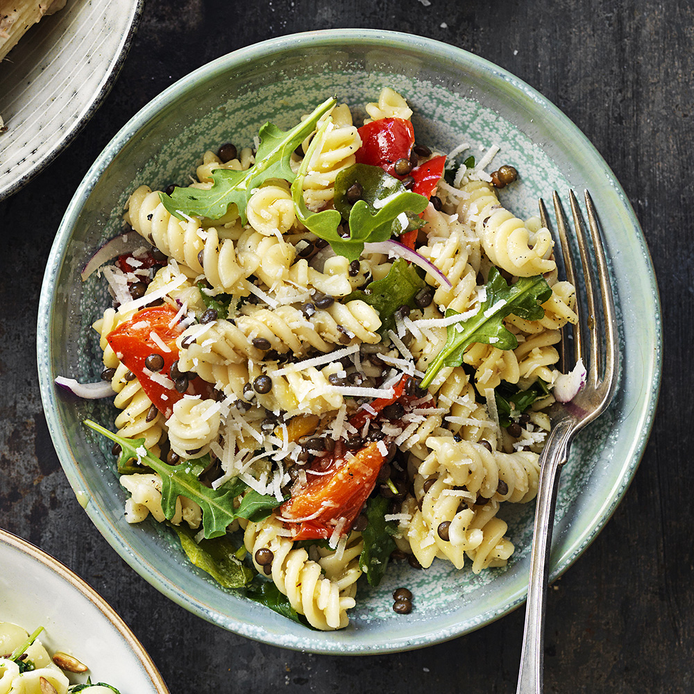Pastasallad med linser och paprika