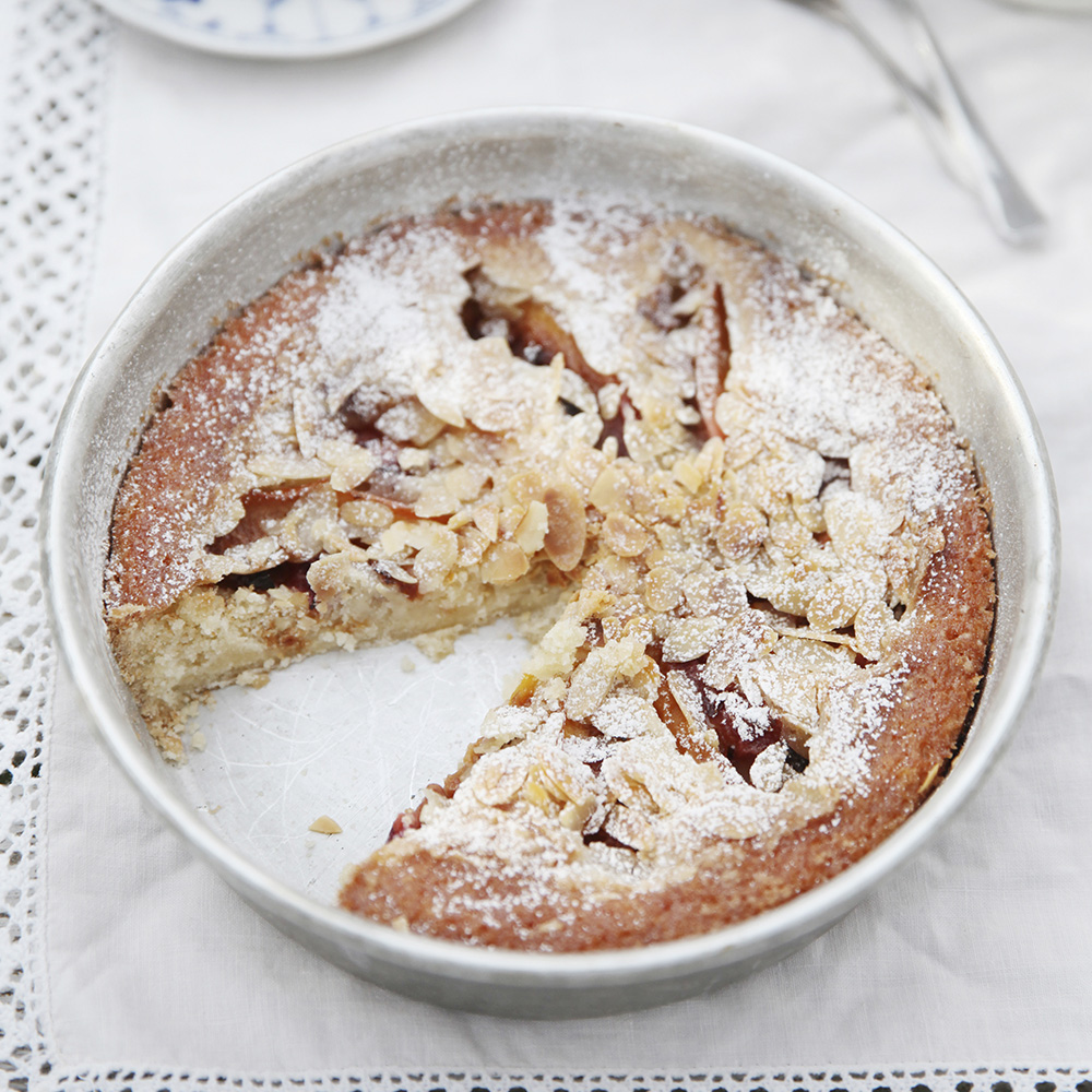 Mandelkaka med nektariner